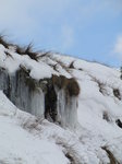 SX02507 Icicles in snow.jpg